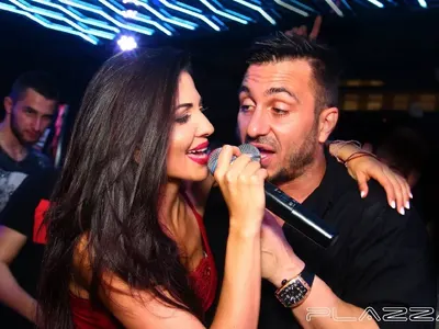 Hot СНИМКИ! Райна и Коцето пак се свалят (Македонското девойче си показа оная работа пред бившия си)