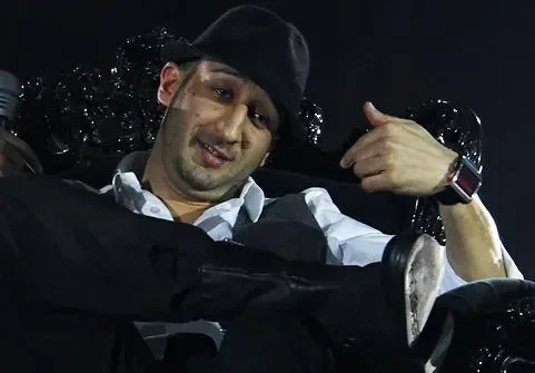 Илиян Тупалката лъже „Пайнер”, бръмчи по нелегални участия, гонят го от фирмата