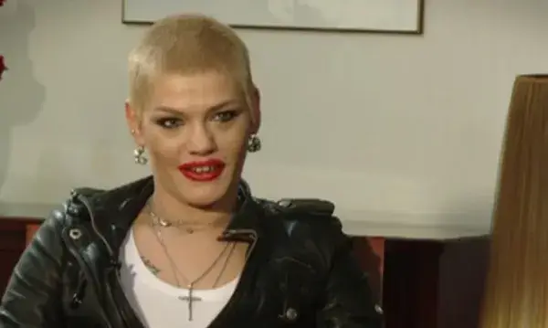 Жана Бергендорф в тежка абстиненция, ръцете й треперят като на баба (Ужасяващи подробности)