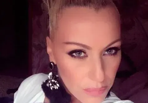 Камелия проплака: Боли ме, че не сбъднах  мечтата на татко  да ме види булка!