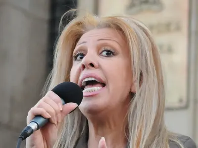 Луна лепна хепатит Б от ботокс инжекция! (Подробности)