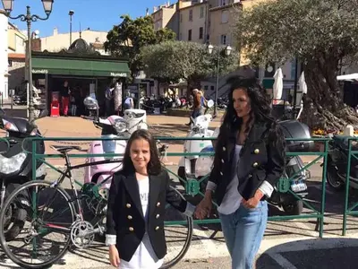 Мария и Марая посрещнаха Великден щастливо в Сен Тропе (Много СНИМКИ)