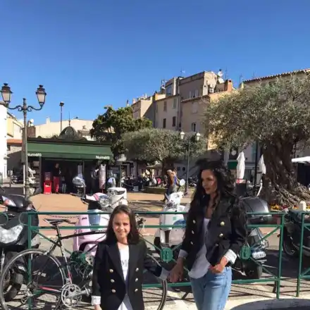 Мария и Марая посрещнаха Великден щастливо в Сен Тропе (Много СНИМКИ)