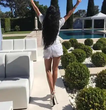 Мария откри лято 2017 в перфектна форма в Сен Тропе! (Яка СНИМКА+Цитат)