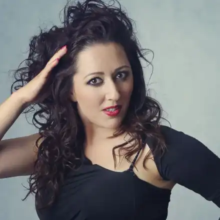 Милица Гладнишка събра погледите с уникална рокля (Вижте впечатляващия тоалет)