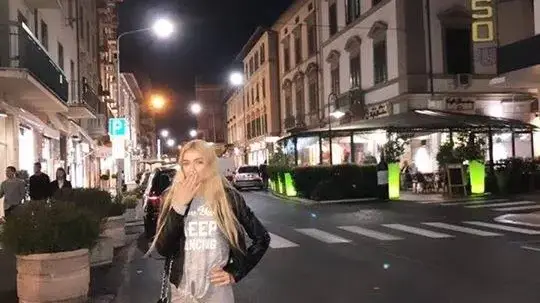 Най-красивата ромка ще учи за архитект в Италия