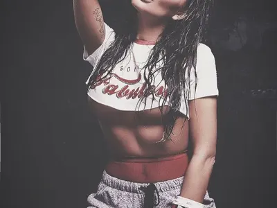 Николета е навсякъде! България осъмна със 120 билборда с ТВ водещата из няколко града! Има ли спасение от нея?