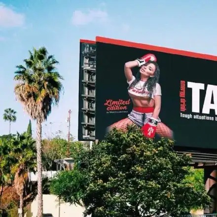 Ново 20! Николета окупира и съседните държави! Водещата се появи на още 500 билборда в Гърция!