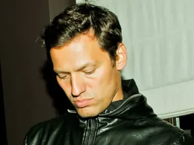 Орлин Павлов в ужас от лудата поетеса: От месеци ме тормози, подал съм жалба в полицията!