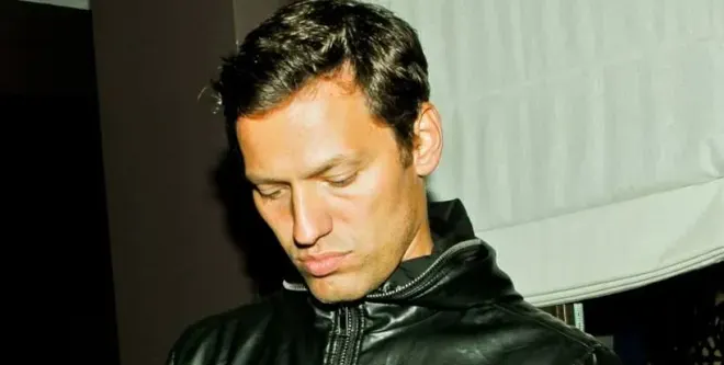 Орлин Павлов в ужас от лудата поетеса: От месеци ме тормози, подал съм жалба в полицията!