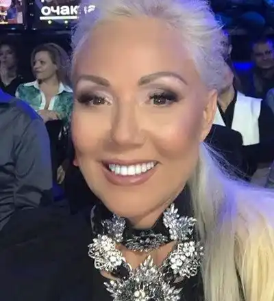 Пълна излагация! Лепа Брена прецакана в „Капките“