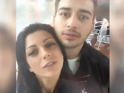 Папарашко видео! Митко Динев супер фен на Емануела! Счупи се да танцува на хита й „Не ме заслужаваш“ + убийствения коментар на звездата за бившия й (Ексклузивни кадри)