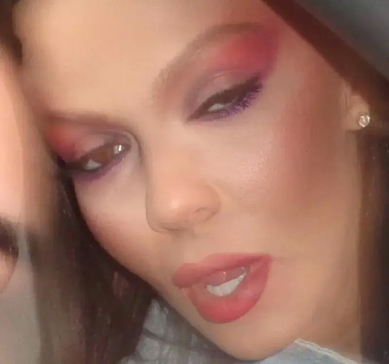 Първо в HotArena! Разкриха подробности за новия клип на Галена: Звездата с ужасен грим тип  „Дневниците на вампира“ и шокиращо подпухнала! (Сензационен разказ + снимка от очевидец)