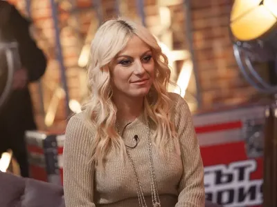 Поли Генова и Камелия най-накрая се прегърнаха