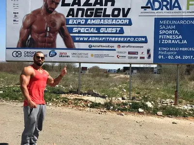 Посрещат Лазар Ангелов като цар! Спортистът с билбордове в целия свят