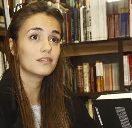 Радина Кърджилова на изложба с бебето, баща й отрече да е бременна