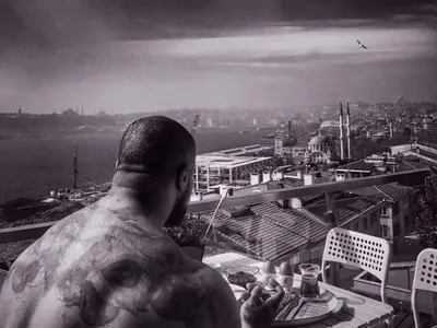 Шокиращи СНИМКИ! Ники Китаеца заприлича на горила! Бившият на Азис прекали с анаболите