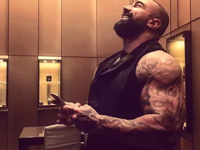 Шокиращи СНИМКИ! Ники Китаеца заприлича на горила! Бившият на Азис прекали с анаболите