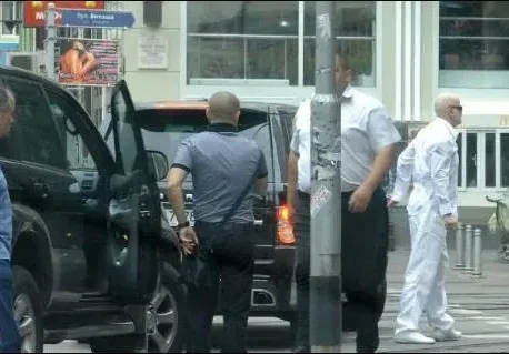 Слави изгони бодигарда Весо Граплинга, който стреля по Владо Кузов! Уволни и още двама (Подробности+Причини)