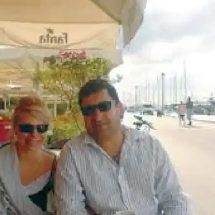 Тончо Токмакчиев залага жена си на комар, оженил се заради игра на покер