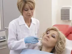 50-годишната Гала с лице като порцелан, наблъска се с  филъри на аванта