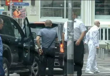 Слави изгони бодигарда Весо Граплинга, който стреля по Владо Кузов! Уволни и още двама (Подробности+Причини)