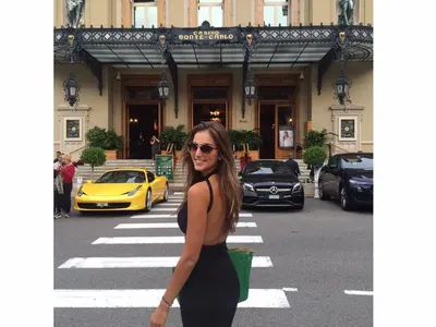 Александра Богданска показа бедър и гърди в Монако без бански! Вижте с какво го замени срещу 300 лв.! (СНИМКИ)