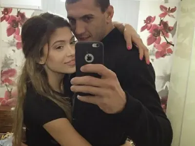 Бившият на ДесиСлава, ММА боецът Зарко, успя да я забрави! Забърса плейметка, излиза и с непълнолетни мацки (СНИМКИ+Подробности)