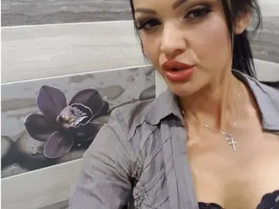 Бившият на ДесиСлава, ММА боецът Зарко, успя да я забрави! Забърса плейметка, излиза и с непълнолетни мацки (СНИМКИ+Подробности)