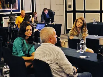 Бомба: Гери-Никол чака дете от Криско! (МНОГО СНИМКИ)