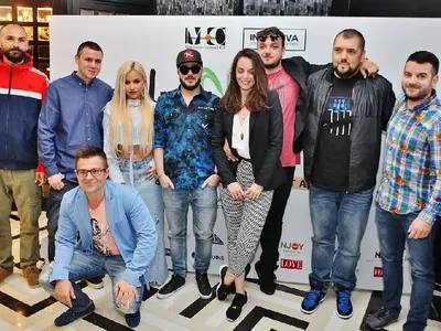 Бомба: Гери-Никол чака дете от Криско! (МНОГО СНИМКИ)