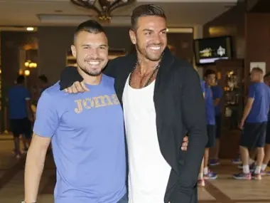 Циркът се повтаря! Благо Джизъса и Божинов молят треньора да ги върне в националния отбор! Не спират да го тормозят със SMS-и