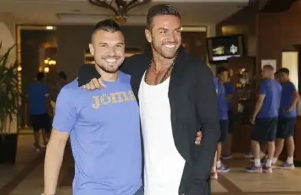 Циркът се повтаря! Благо Джизъса и Божинов молят треньора да ги върне в националния отбор! Не спират да го тормозят със SMS-и