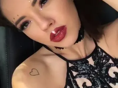 Дара се втали ударно за бала си