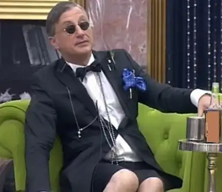 Денди съвсем изкука от алкохола, тръгна по къси гащи и сако