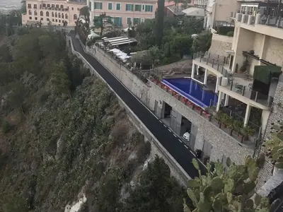 Ексклузивно! Кой е този красавец до Мария? Двамата са заедно на италианската Ривиера, това ли е новият й?! (Снимки + разкрития)