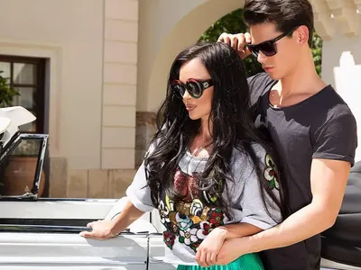 Фурор в мрежата! Близо 200 000 гледания за 24 часа на хита на лятото на Мария \"Червеният картон\" (Видео)