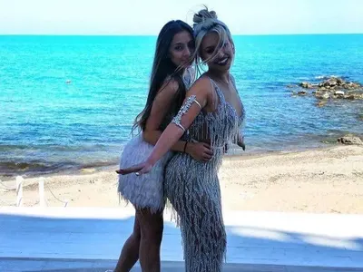 Гери-Никол грейна на бала с безумно скъпа рокля от диаманти! Първи снимки от абитуриентската й вечер в Златни пясъци виж ТУК