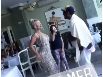 Гери-Никол грейна на бала с безумно скъпа рокля от диаманти! Първи снимки от абитуриентската й вечер в Златни пясъци виж ТУК