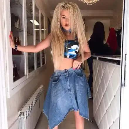 Гери Никол стана за СМЯХ навръх Гергьовден с тази визия! Феновете я попиляха: Приличаш на кръстоска между Тони Стораро и вещица (Снимки)