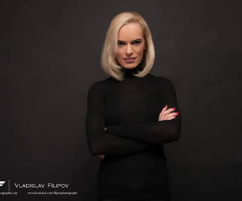 И Ива Екимова скочи срещу чантите на Лили Павлова (Стана страшно мазало във Фейсбук профила й)