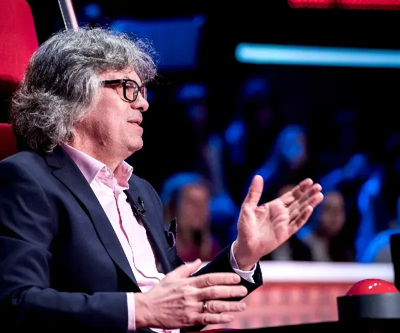 Иван Лечев се заплесна по девойка в „Гласът на България“ (ФОТО)