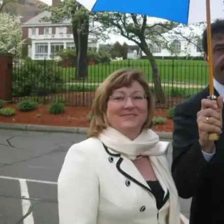 Жената на Цветан Василев с бижута за 1 милион евро, пазарувала на кило дизайнерски колиета и часовници в Швейцария