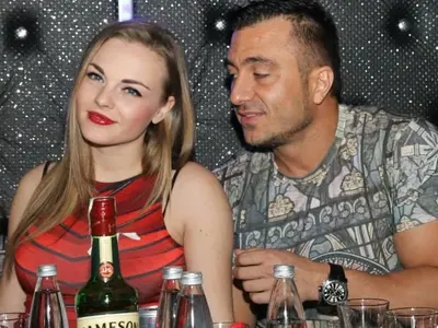 Константин кръшка с одобрение от жена си! Тя се примири, че бракът им ще е „отворен“