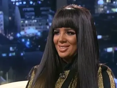 Корица на Плейбой избрана за Най-зле изглеждаща абитуриентка (Потресаващи снимки)