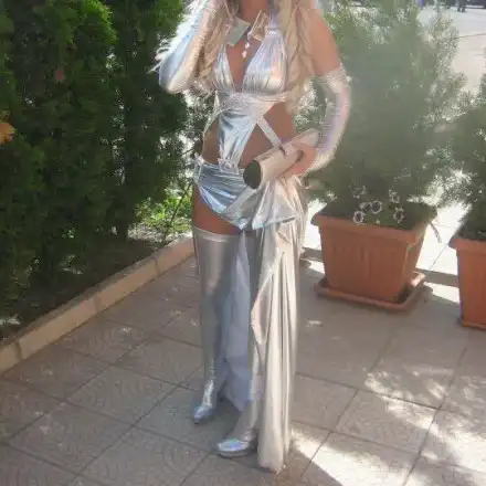 Корица на Плейбой избрана за Най-зле изглеждаща абитуриентка (Потресаващи снимки)