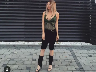 Кошмар! МЕГЗ си отряза косата сама, после рева фризьорът й да я спаси