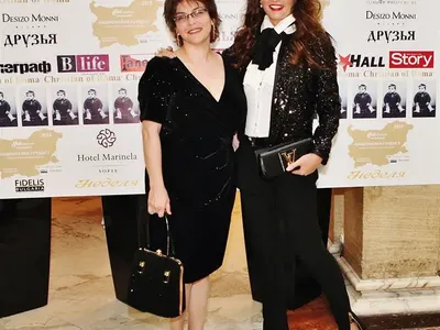 Лорд Минчев пусна Гилотината: Прическата на Кристиан е като пренощувала в курник, вокалистът на Юръп с въображение в отпуск + още коментари и СНИМКИ