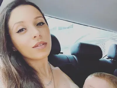 Мика Сточикова кърми публично: Когато обядвате в банята, тогава и аз ще кърмя там! (ФОТО)