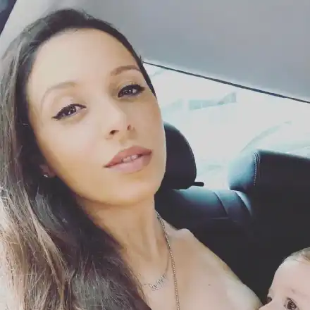 Мика Сточикова кърми публично: Когато обядвате в банята, тогава и аз ще кърмя там! (ФОТО)